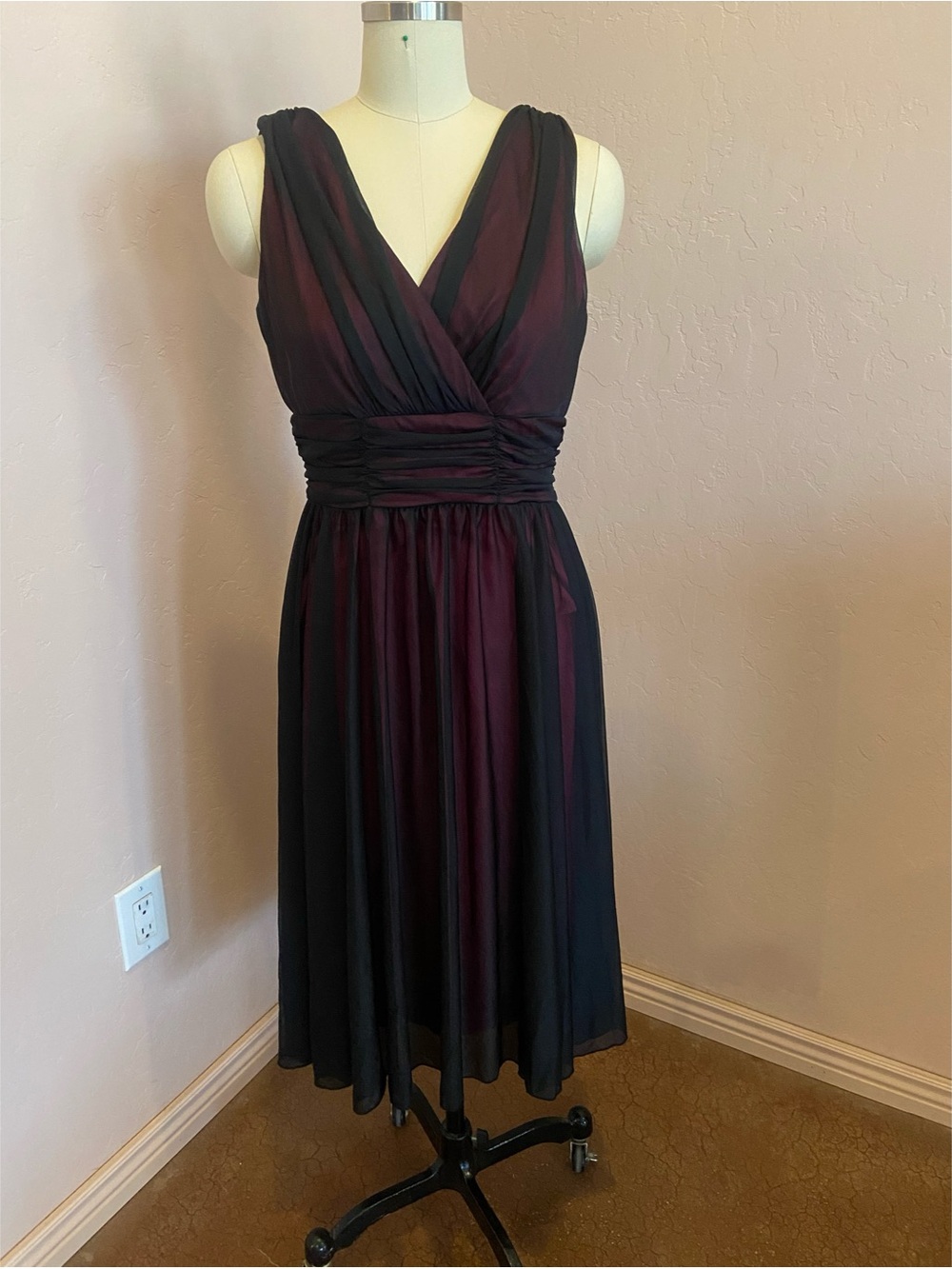 connected apparel Black and Deep Burgundy V-Neck Midi Dress